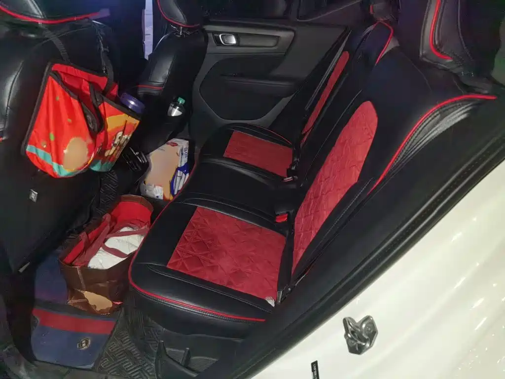 Volvo XC40 — миниатюра 15