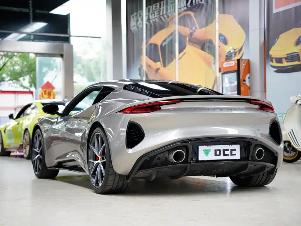 Lotus Emira — миниатюра 2