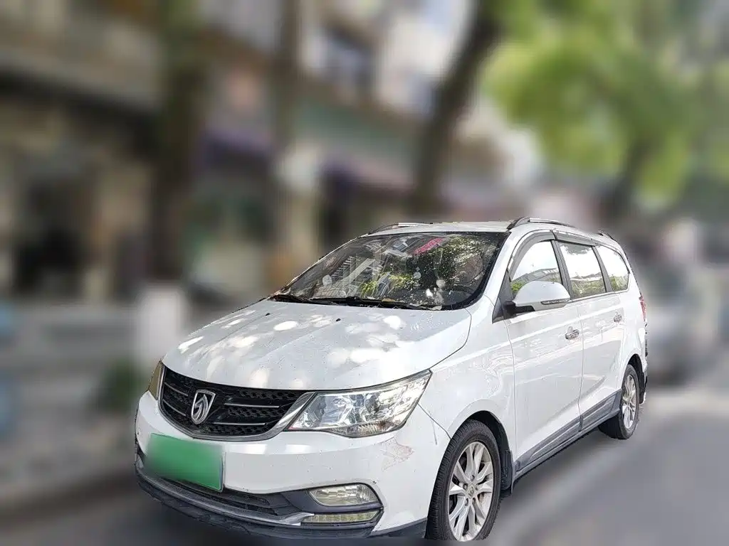 Baojun 730 2016 1.5T Manual Comfort Type 7 seats