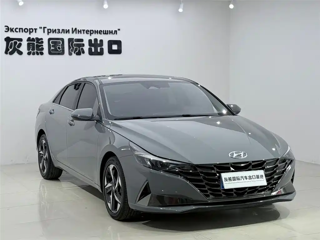 Hyundai Elantra 2022 1.5L CVT LUX Luxury