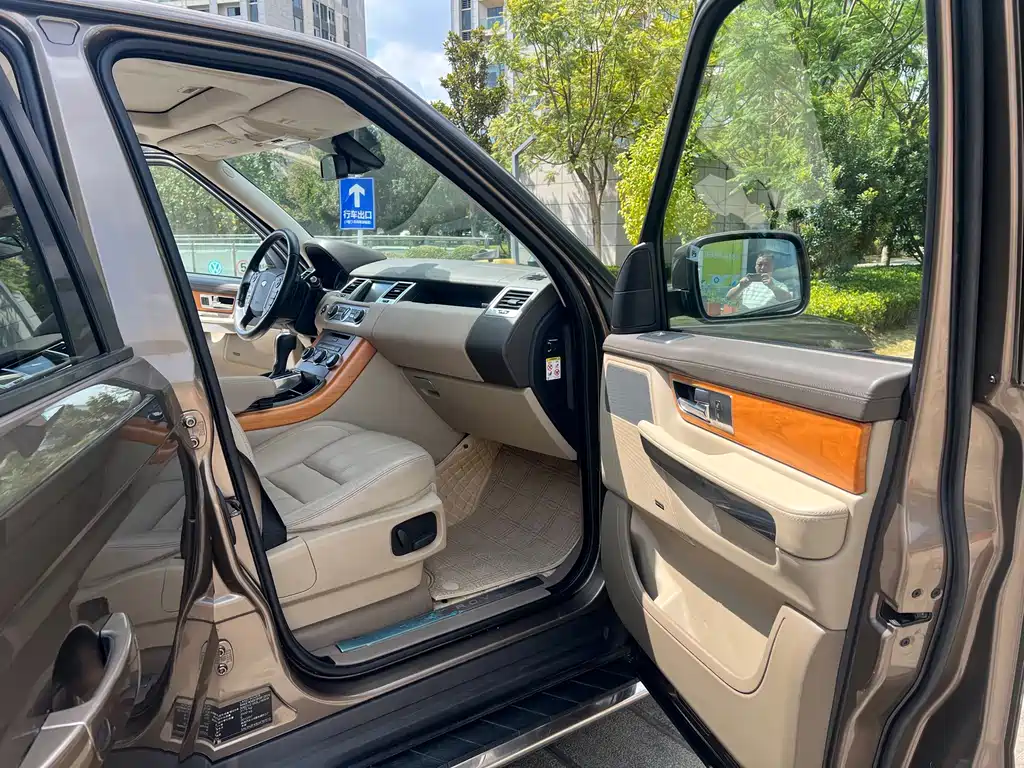 Land Rover Sport — миниатюра 6
