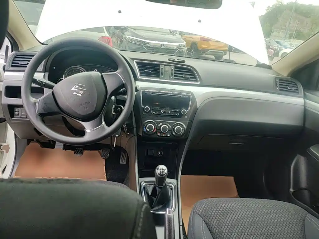 Suzuki Alivio — миниатюра 10