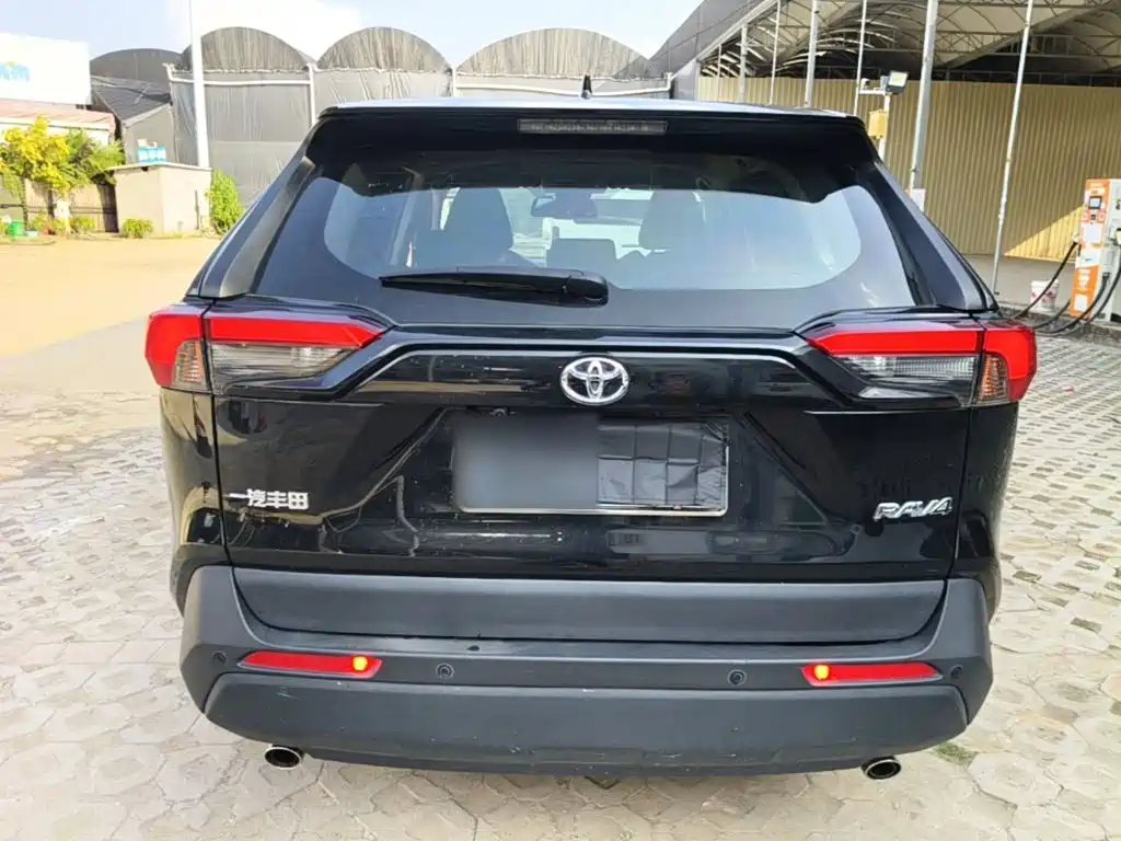 Toyota RAV4 — миниатюра 6