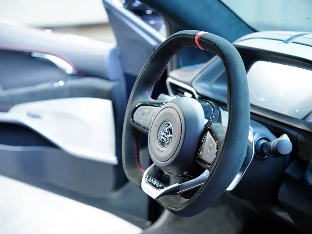 Lotus Emira — миниатюра 30