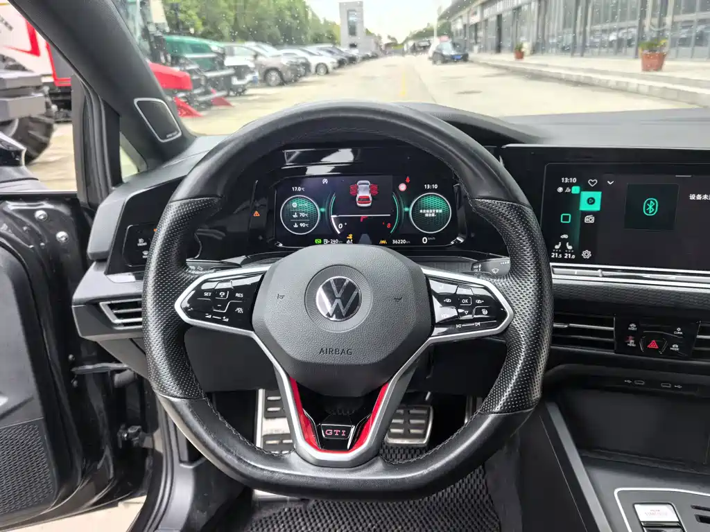 Volkswagen Golf GTI — миниатюра 28
