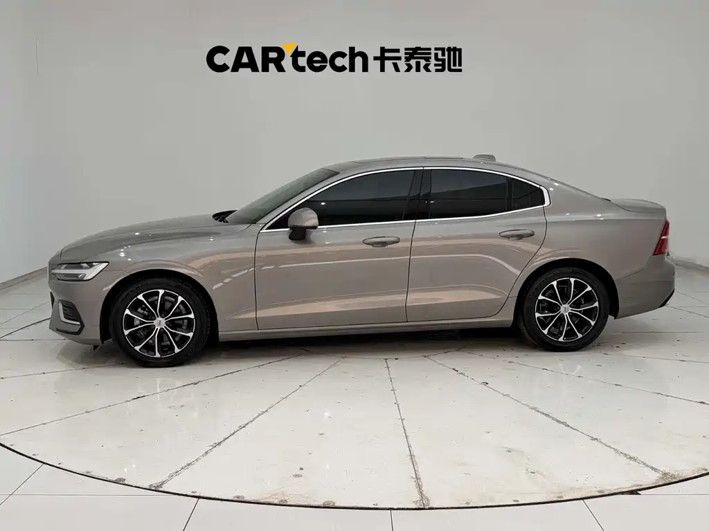 Volvo S60 2022 B4 Luxury