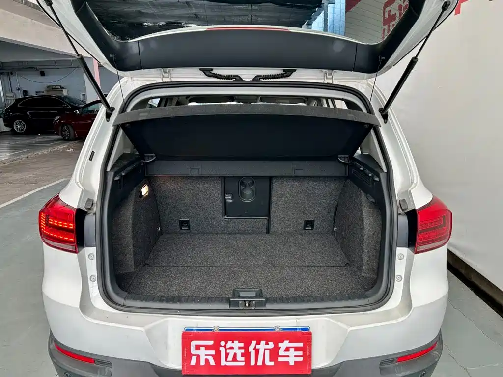 Volkswagen Tiguan — миниатюра 17