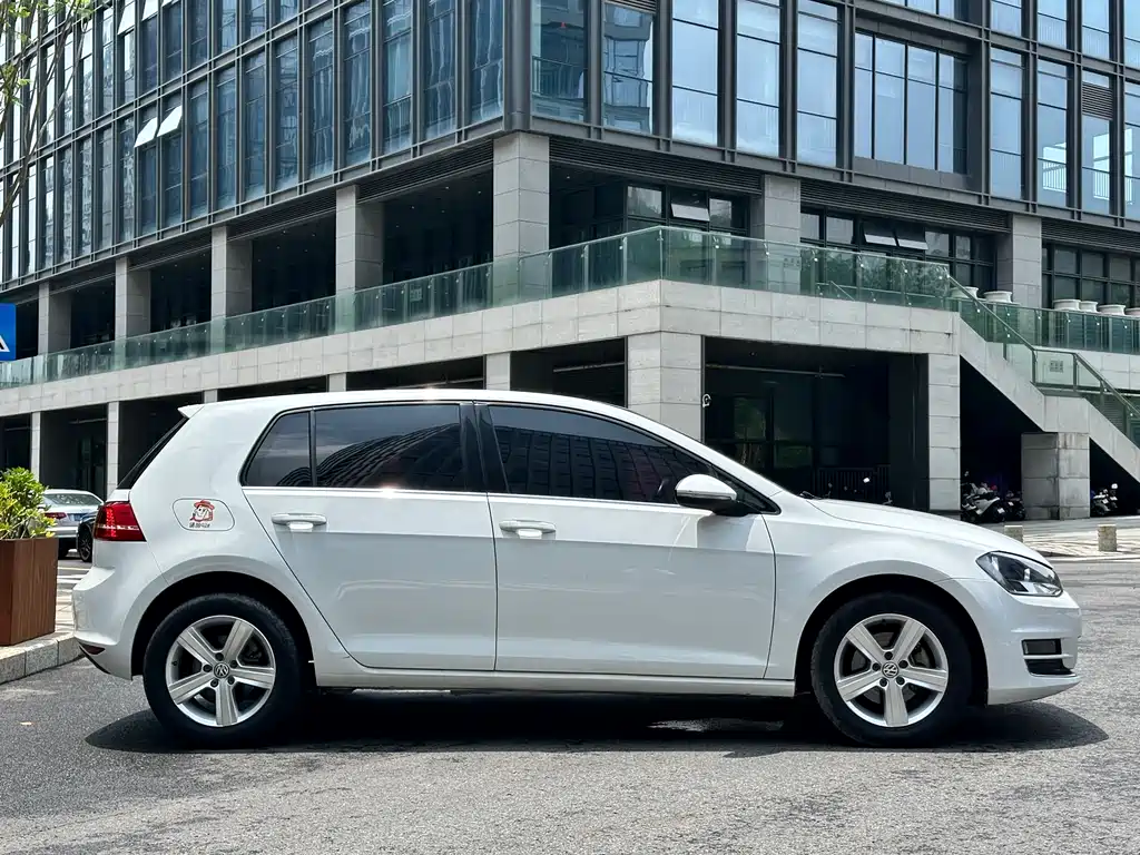 Volkswagen Golf 2016 1.6L AT Comfort