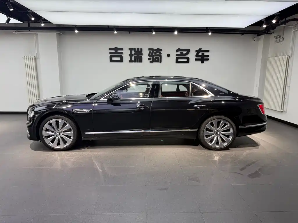 Bentley Flying Spur 2024 V8 Edition 8