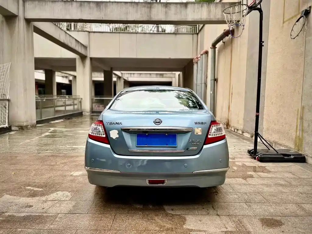 Nissan Altima 2011 2.0L XE Standard