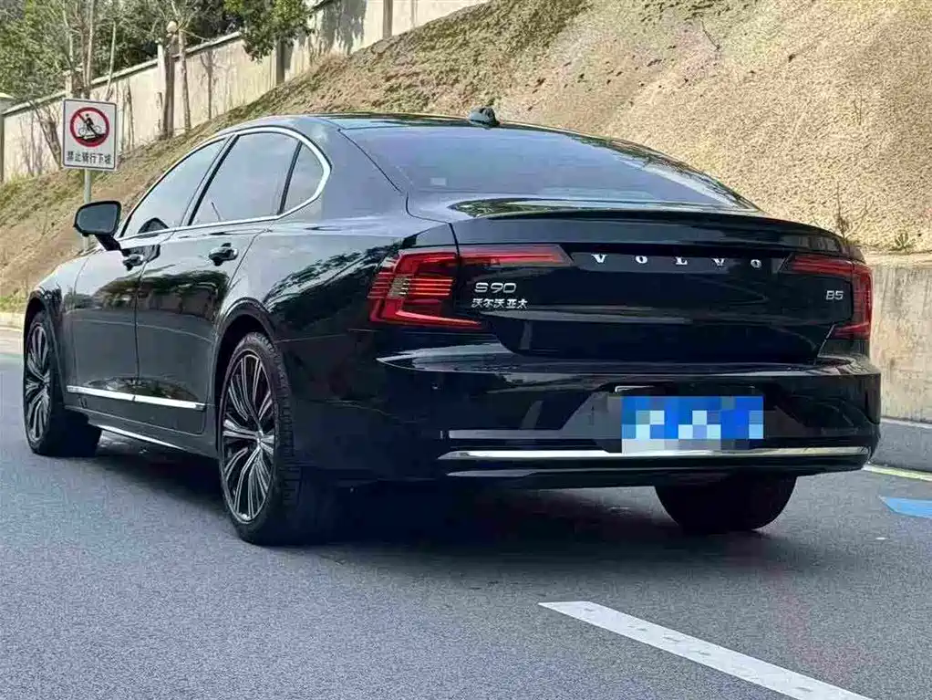 Volvo S90 — миниатюра 9