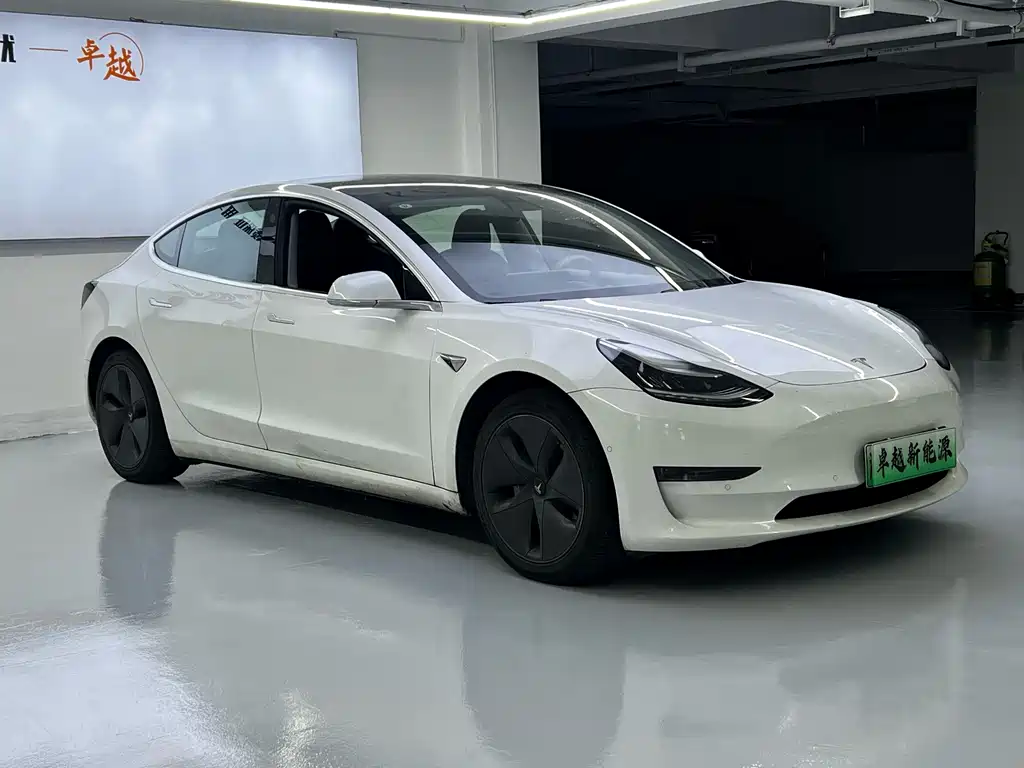 Tesla Model 3 — миниатюра 3