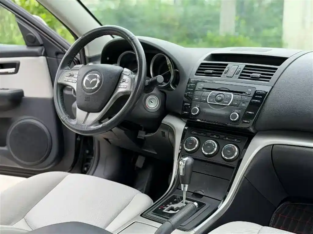 Mazda Ruiyi 2015 2.0L AT Elite