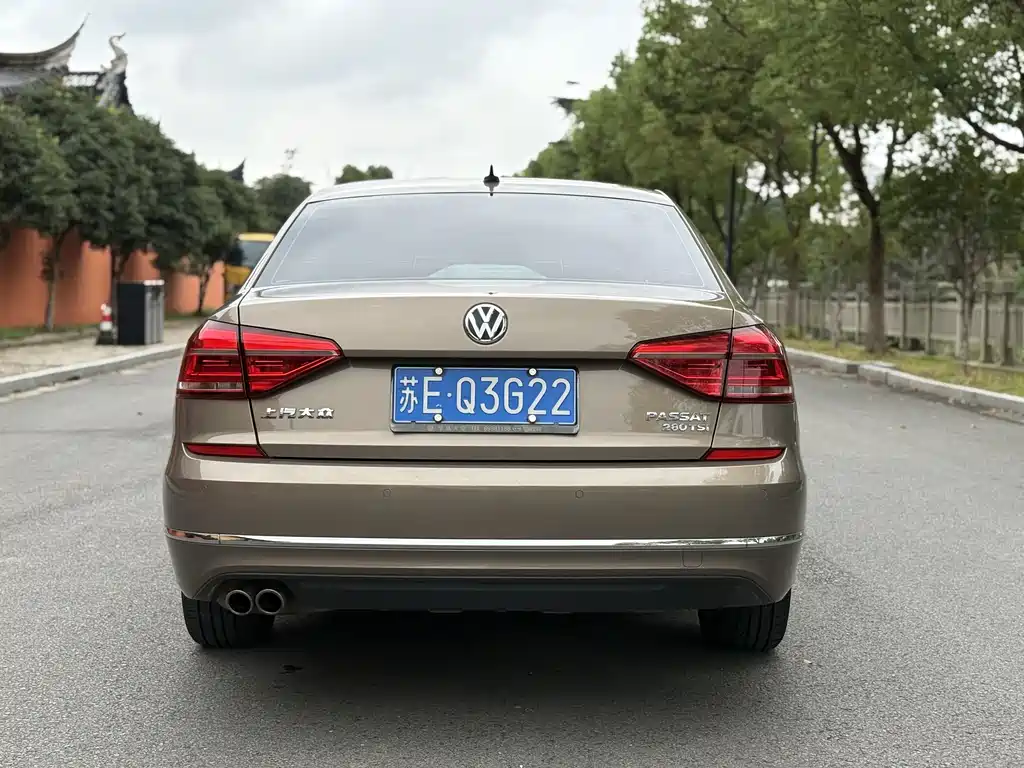 Volkswagen Passat — миниатюра 8