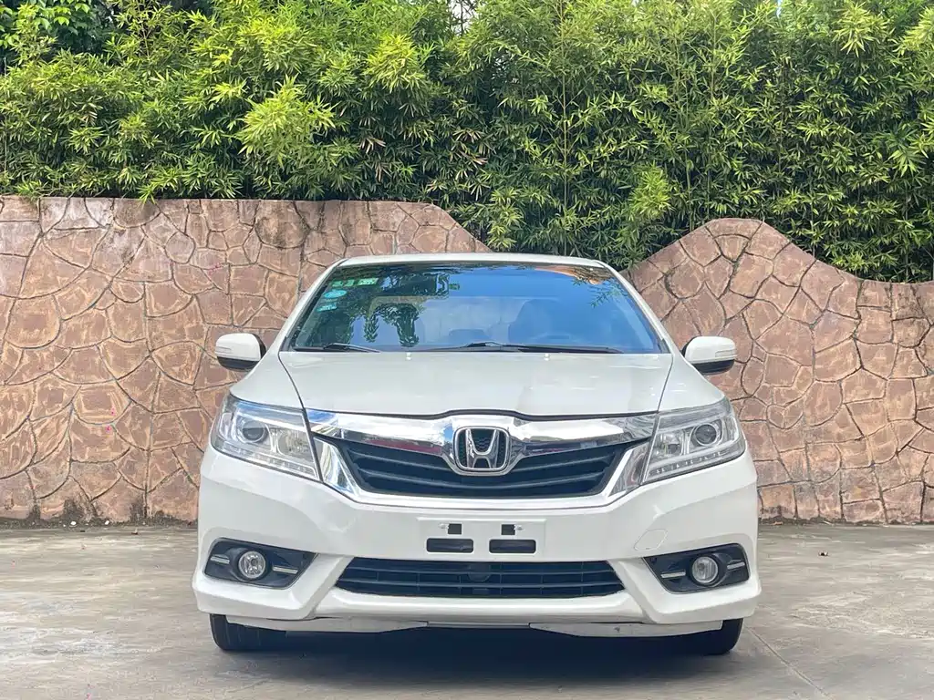 Honda Crider 2015 1.8L AT Luxury