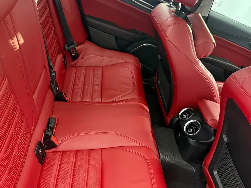 Alfa Romeo Giulia 2020 2.0T 280HP Luxury