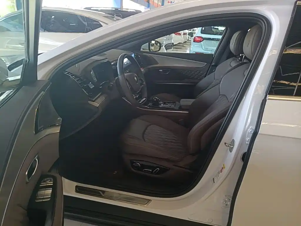BYD Han — миниатюра 16