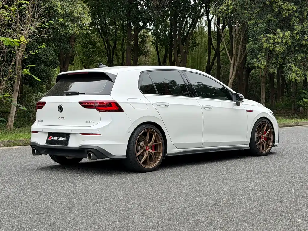 Volkswagen Golf GTI — миниатюра 5