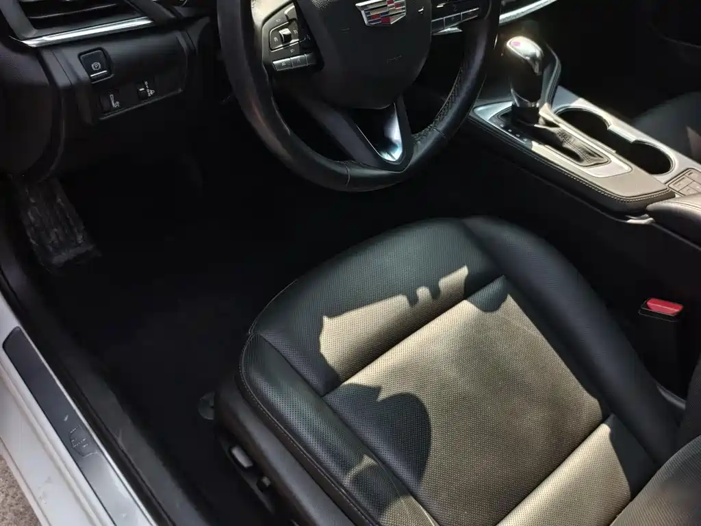 Cadillac CT4 — миниатюра 4