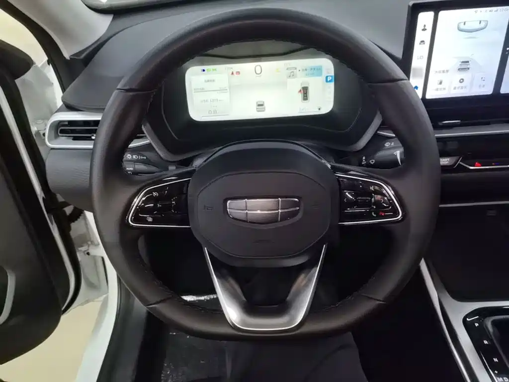 Geely Emgrand — миниатюра 11