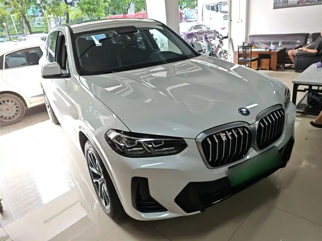 BMW iX3 2022 Lead
