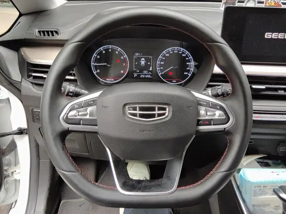 Geely Vision X3 — миниатюра 15