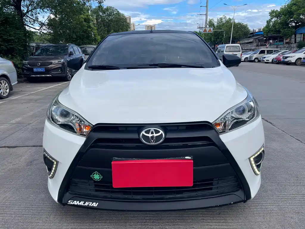 Toyota Yaris L Zhixuan YARiS L 2014 1.3E MT