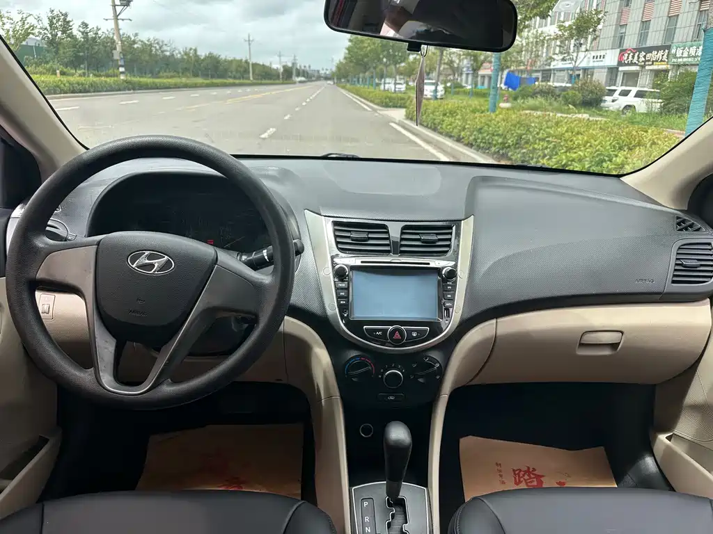 Hyundai Verna — миниатюра 5