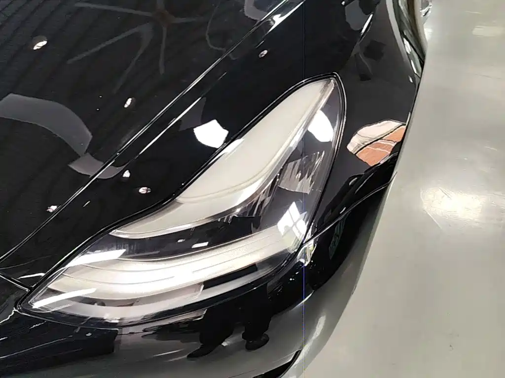 Tesla Model 3 — миниатюра 24