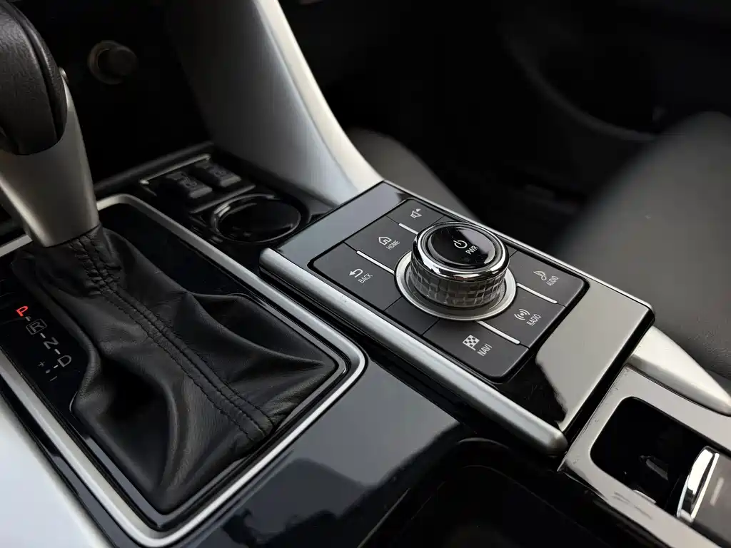 Mitsubishi Eclipse Cross — миниатюра 11