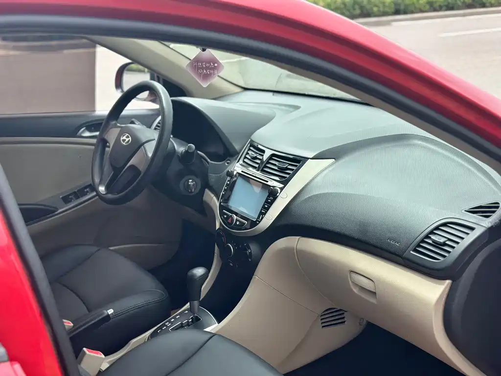 Hyundai Verna — миниатюра 6