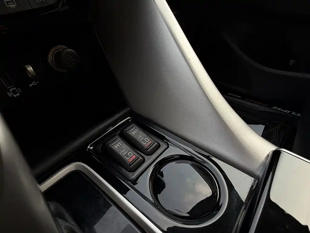 Mitsubishi Eclipse Cross — миниатюра 12