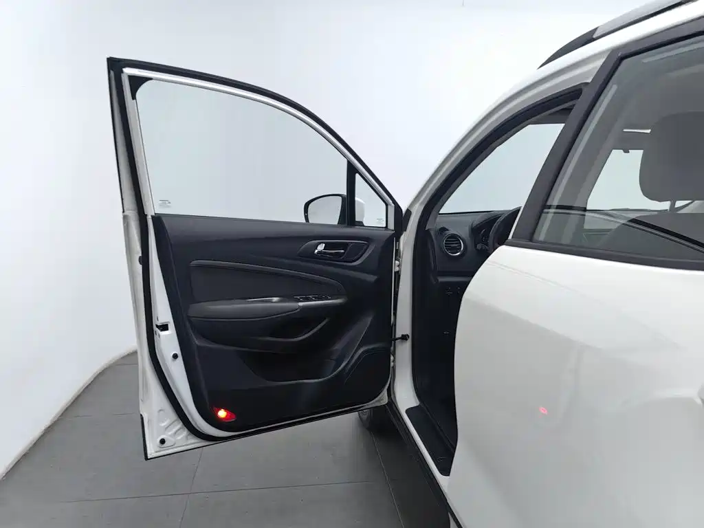 Changan CS15 — миниатюра 8