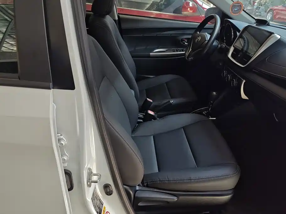 Toyota Yaris L — миниатюра 8