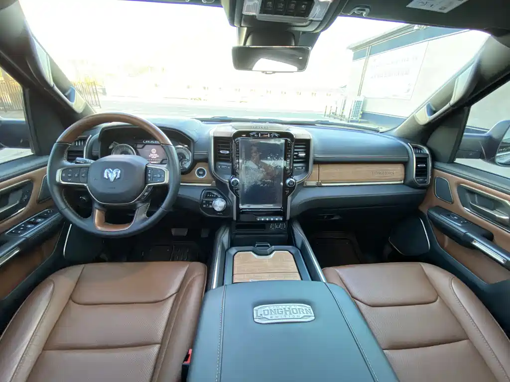 Ram Trucks 2024 5.7L AT