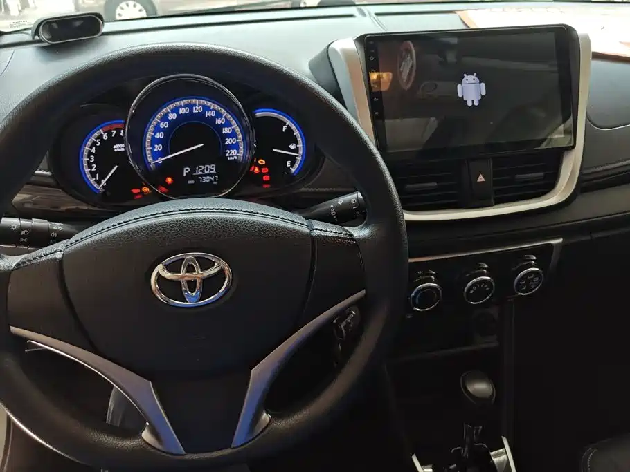 Toyota Yaris L — миниатюра 12