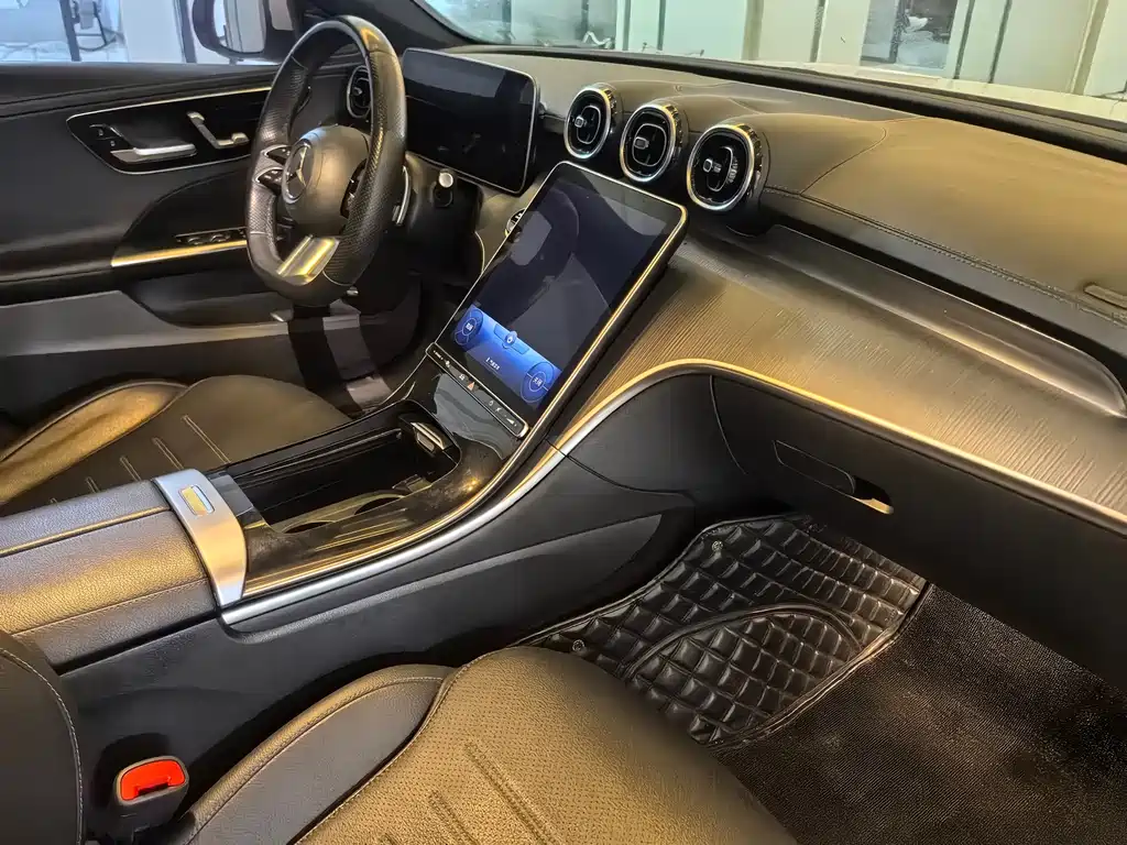 Mercedes-Benz C-Class — миниатюра 8