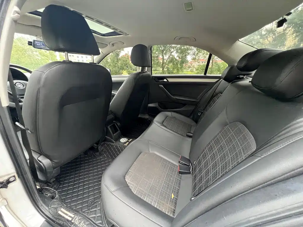 Volkswagen Jetta — миниатюра 11