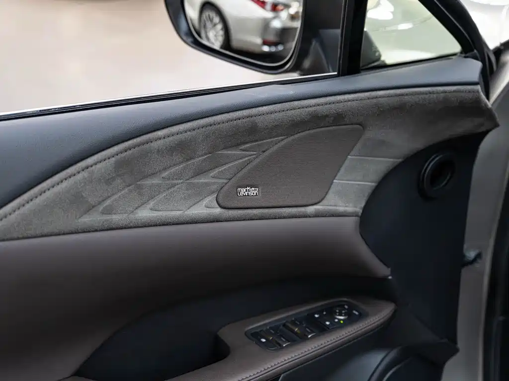 Lexus RX New Energy — миниатюра 18