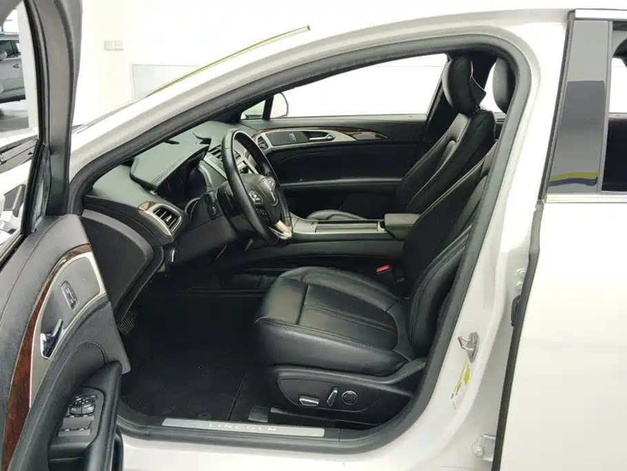 Lincoln MKZ — миниатюра 9