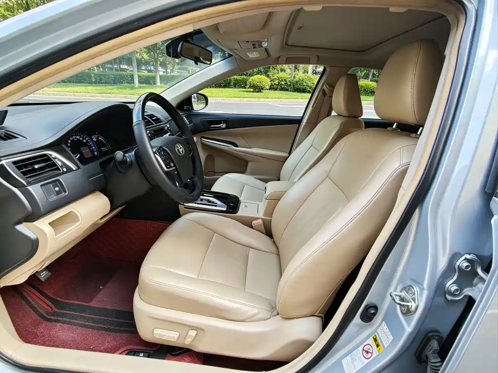 Toyota Camry — миниатюра 7