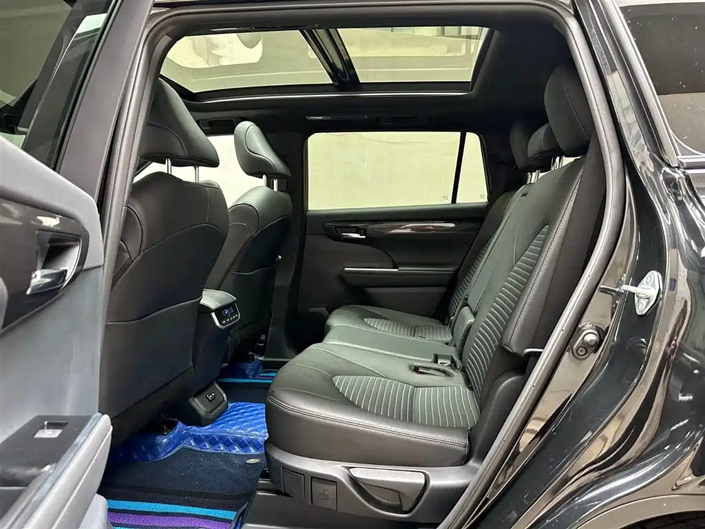 Toyota Crown Kluger 2022 2.0T