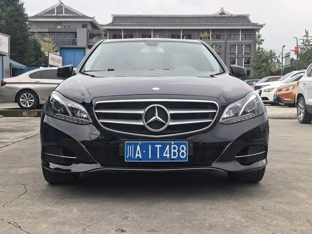 Mercedes-Benz E-Class — миниатюра 2