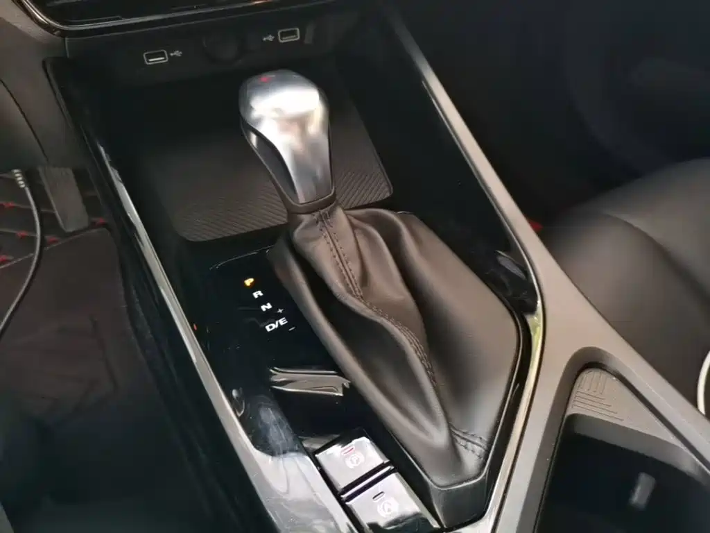 Roewe i5 — миниатюра 14