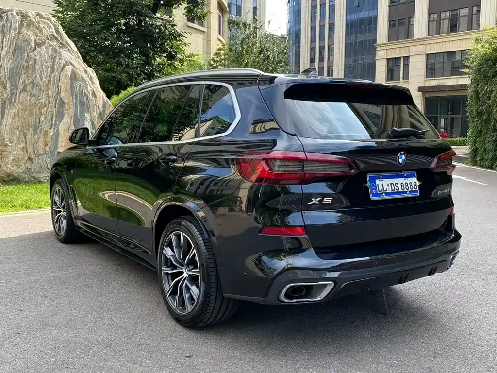 BMW X5 2021 xDrive40i M Sport