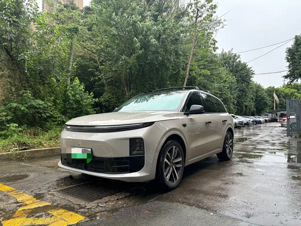 Li Auto L6
