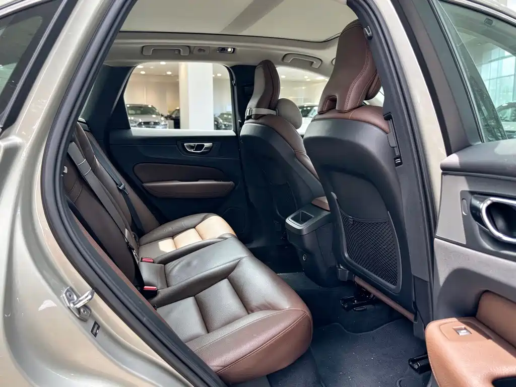Volvo XC60 — миниатюра 12