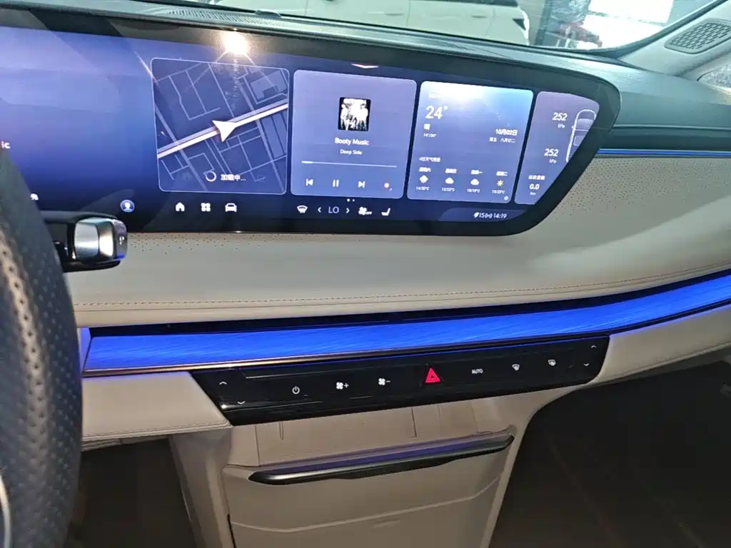Buick GL8 Hybrid — миниатюра 13