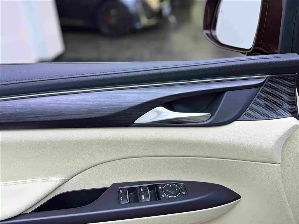 Buick GL8 2023 ES 653T Luxury