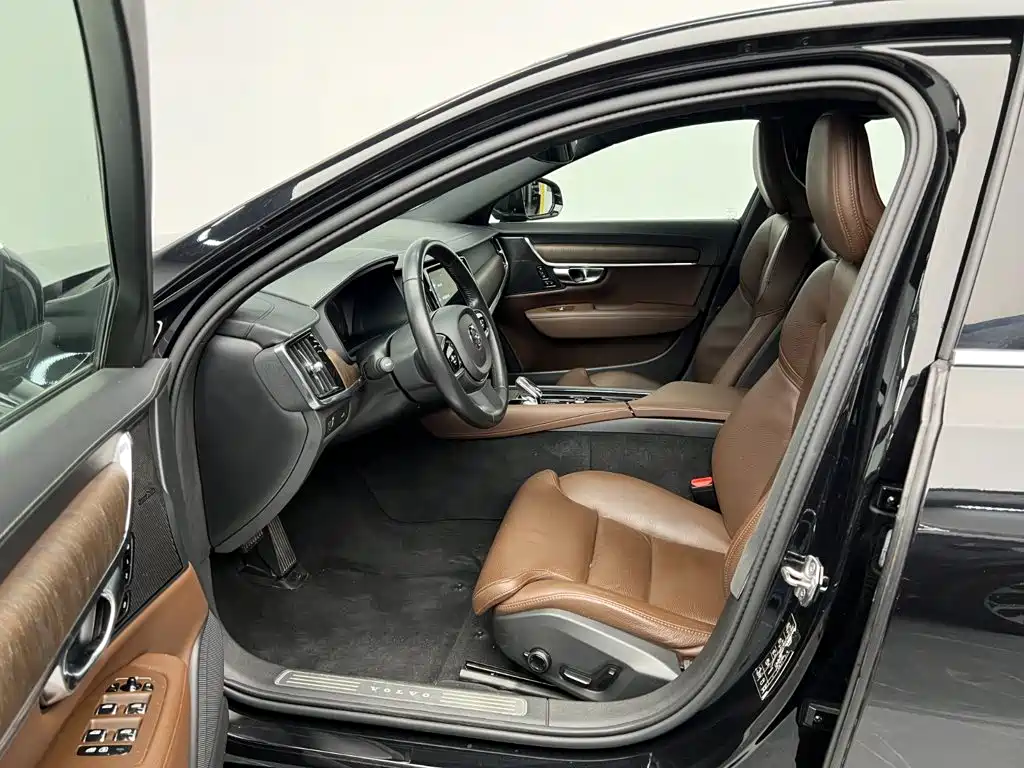 Volvo S90 — миниатюра 13